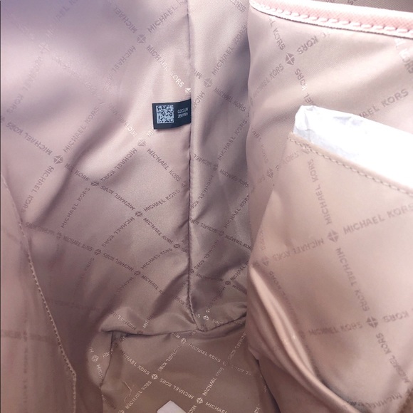 Gaby’sBags👜💕-NWT Michael Kors Large Tote - Picture 7 of 8